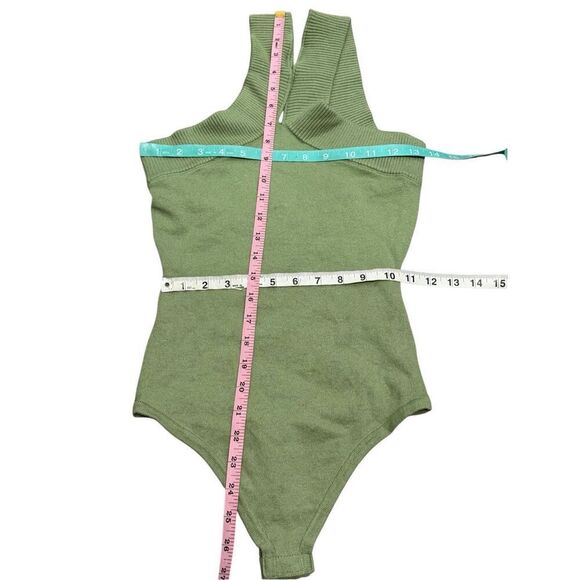 Le Lis cross back body suit Small - Picture 4 of 8